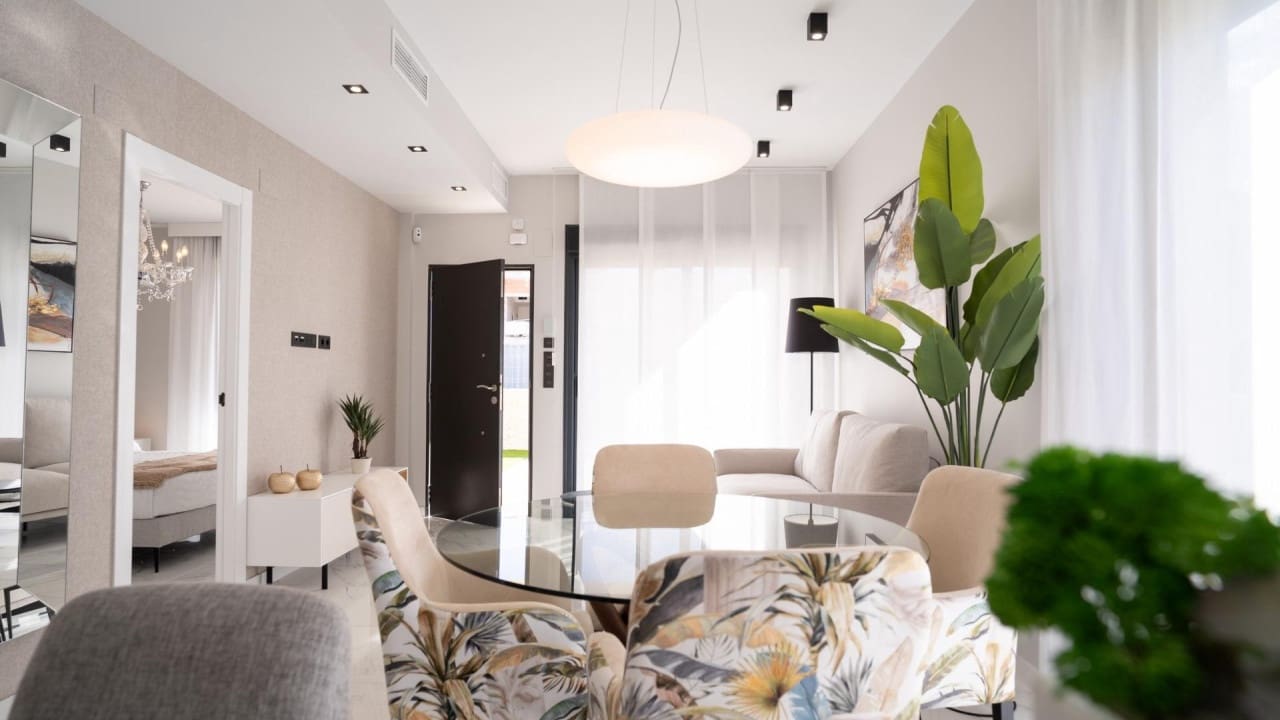 3 Zimmer Villa zu verkaufen in Pilar de la Horadada mit Pool - 340.000 € (Ref: 9233503)