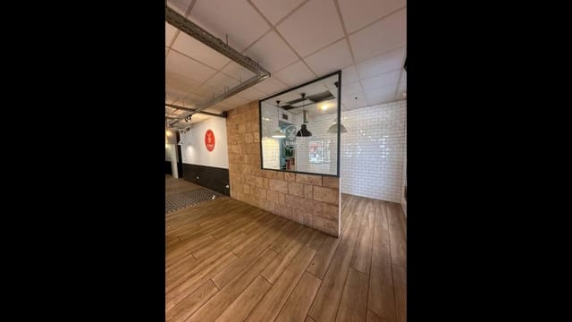 1 bedroom Commercial for sale in Benalúa, Alicante / Alacant city - € 480,000 (Ref: 9233512)