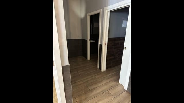 1 bedroom Commercial for sale in Benalúa, Alicante / Alacant city - € 480,000 (Ref: 9233512)