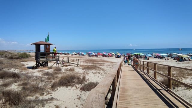 Chalet de 2 habitaciones en Los Cuarteros, San Pedro del Pinatar en venta con piscina - 269.950 € (Ref: 9233514)