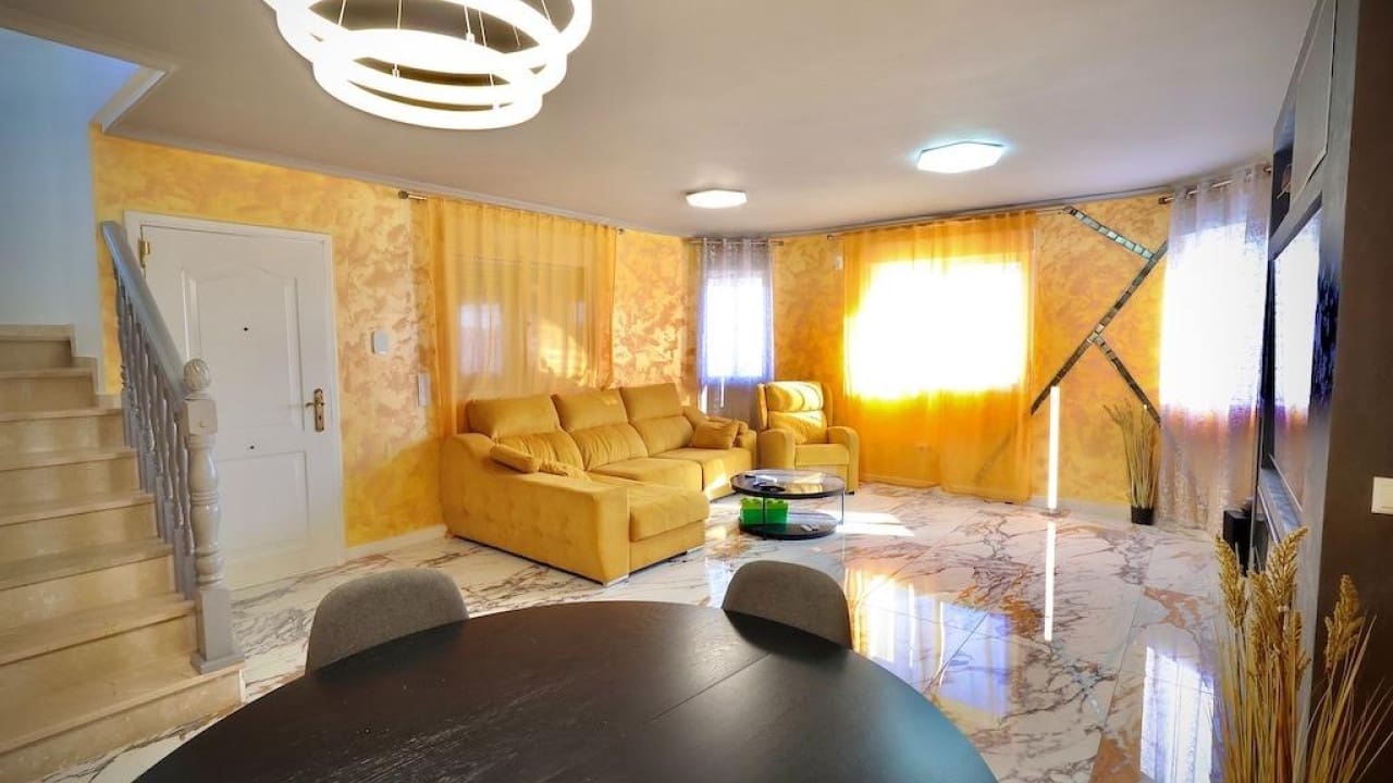 4 slaapkamer Villa te koop in San Miguel de Salinas met zwembad - € 320.000 (Ref: 9233523)