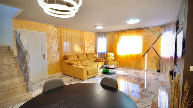 4 chambre Villa/Maison à vendre à San Miguel de Salinas avec piscine - 320 000 € (Ref: 9233523)