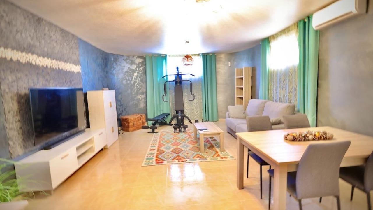 4 slaapkamer Villa te koop in San Miguel de Salinas met zwembad - € 320.000 (Ref: 9233523)