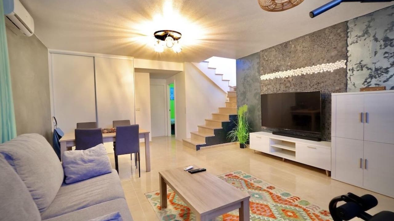 4 slaapkamer Villa te koop in San Miguel de Salinas met zwembad - € 320.000 (Ref: 9233523)