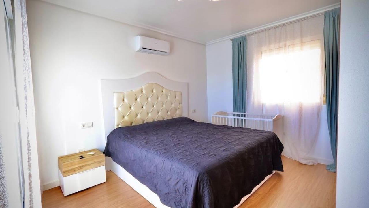 4 slaapkamer Villa te koop in San Miguel de Salinas met zwembad - € 320.000 (Ref: 9233523)