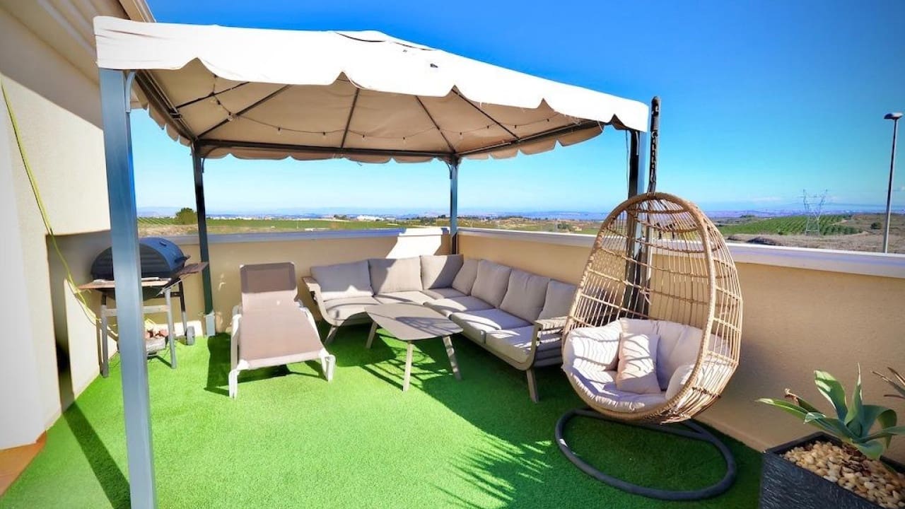 4 slaapkamer Villa te koop in San Miguel de Salinas met zwembad - € 320.000 (Ref: 9233523)