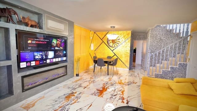 4 chambre Villa/Maison à vendre à San Miguel de Salinas avec piscine - 320 000 € (Ref: 9233523)