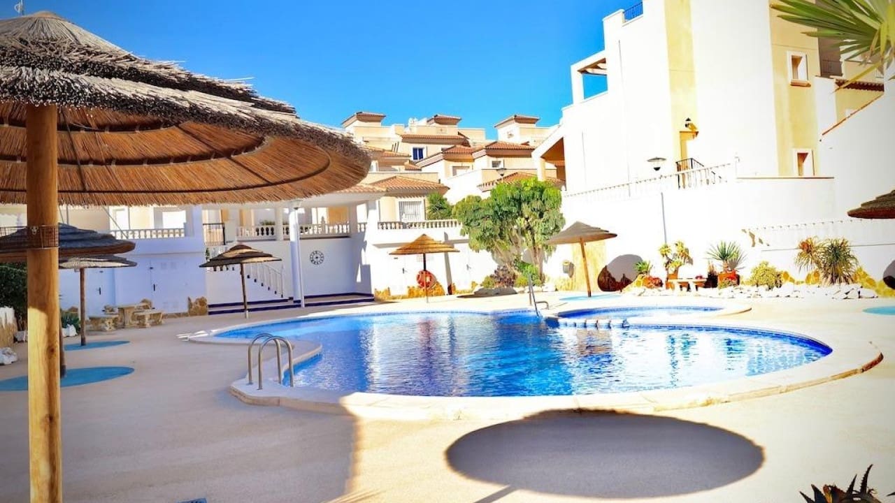 4 slaapkamer Villa te koop in San Miguel de Salinas met zwembad - € 320.000 (Ref: 9233523)