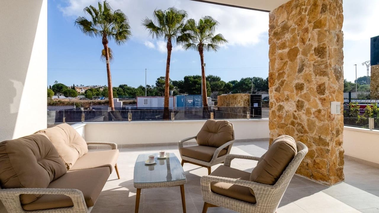 2 Zimmer Villa zu verkaufen in Ciudad Quesada mit Pool - 294.000 € (Ref: 9233546)