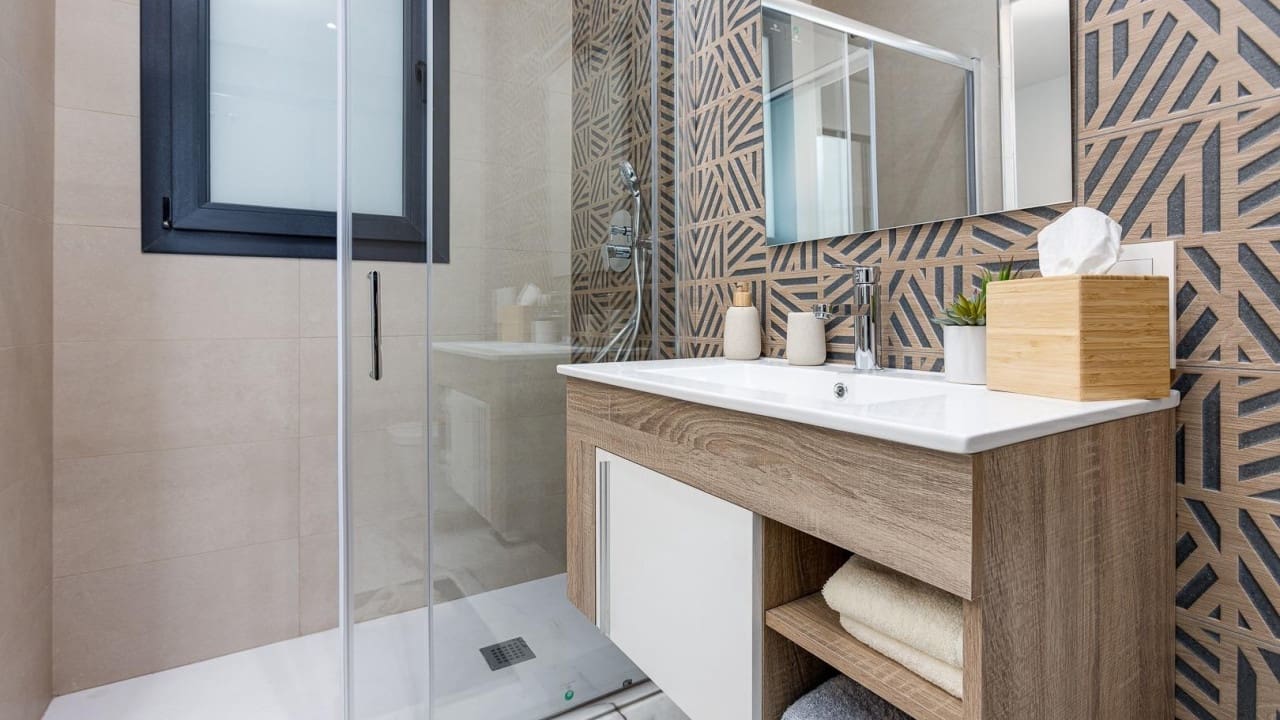 3 slaapkamer Villa te koop in Ciudad Quesada met zwembad - € 496.000 (Ref: 9233548)