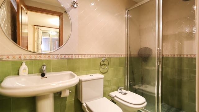 4 bedroom Apartment for sale in Playa de los Locos, Torrevieja with pool - € 650,000 (Ref: 9233555)