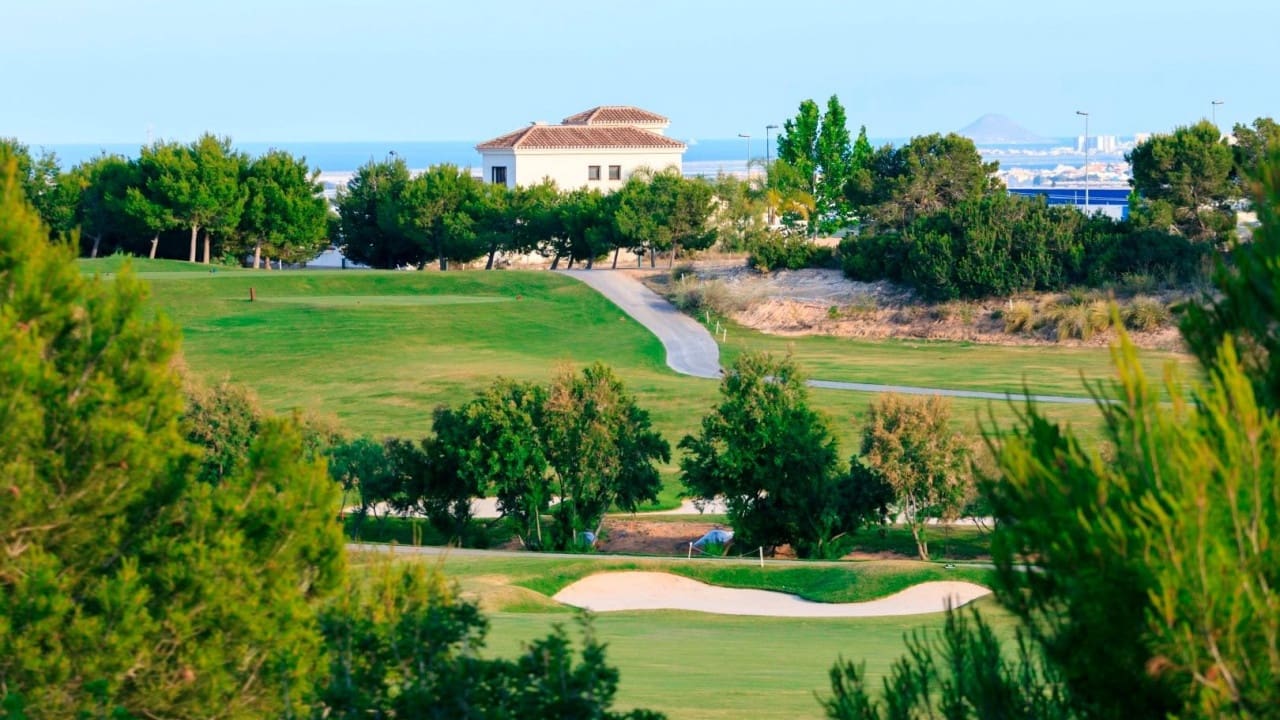 3 bedroom Villa for sale in Pilar de la Horadada with pool - € 499,000 (Ref: 9233561)