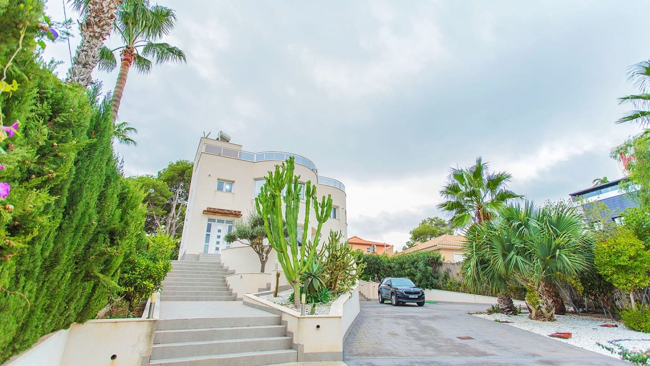 6 slaapkamer Villa te koop in Los Balcones met zwembad garage - € 850.000 (Ref: 9233562)