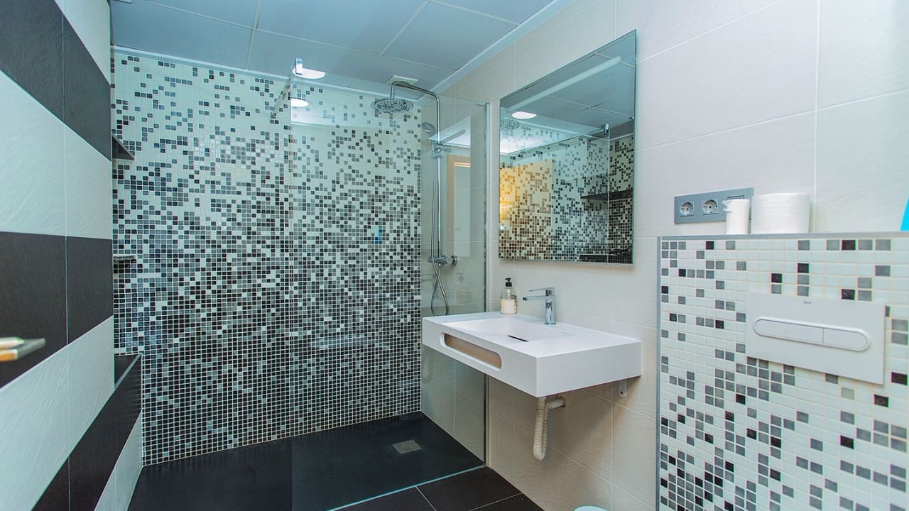 6 slaapkamer Villa te koop in Los Balcones met zwembad garage - € 850.000 (Ref: 9233562)