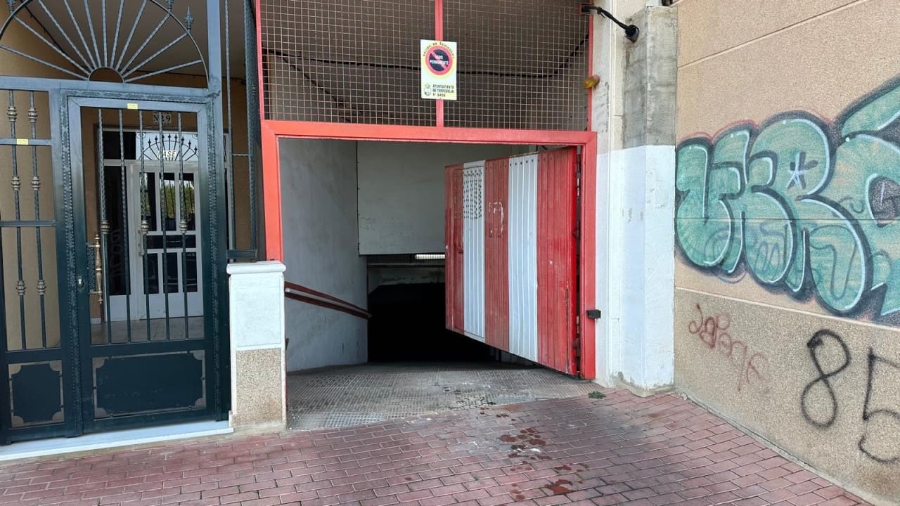 Garasje til salgs i Torrevieja - € 15 000 (Ref: 9233569)