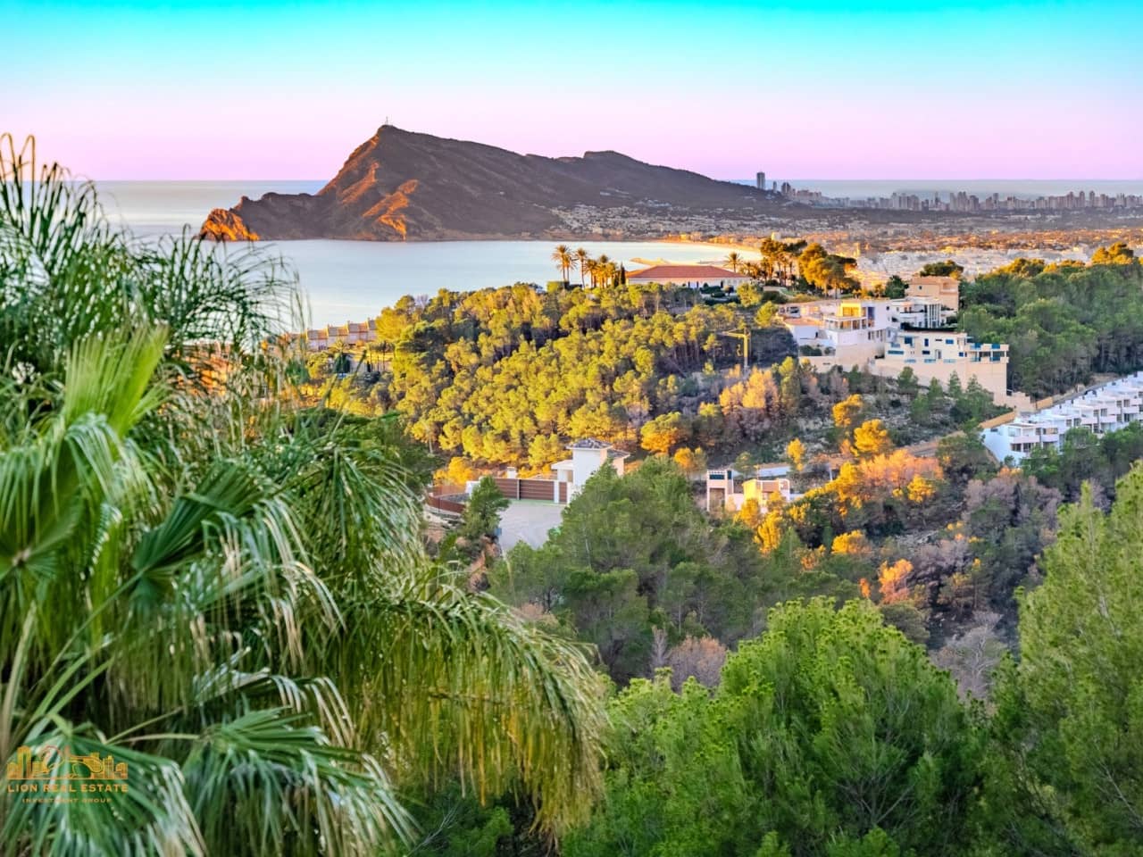 5 bedroom Villa for sale in Altea with garage - € 2,480,000 (Ref: 9233570)