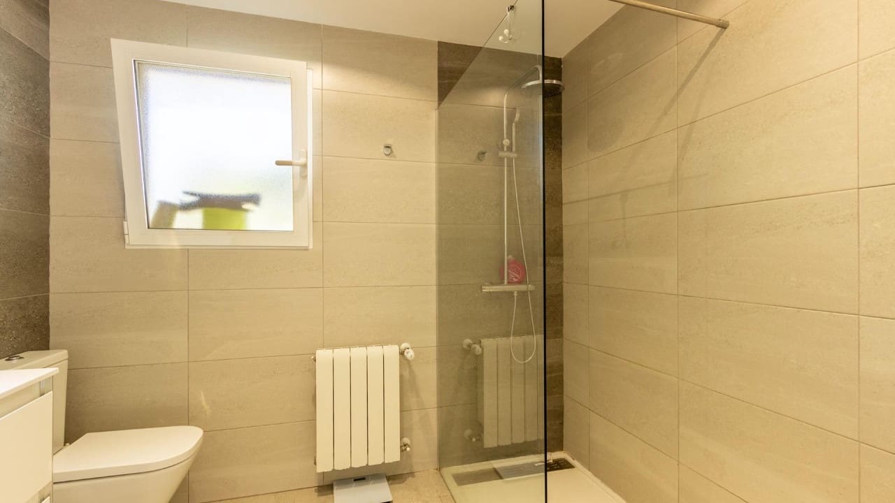 5 sovrum Villa till salu i Rebolledo med pool - 725 000 € (Ref: 9233574)