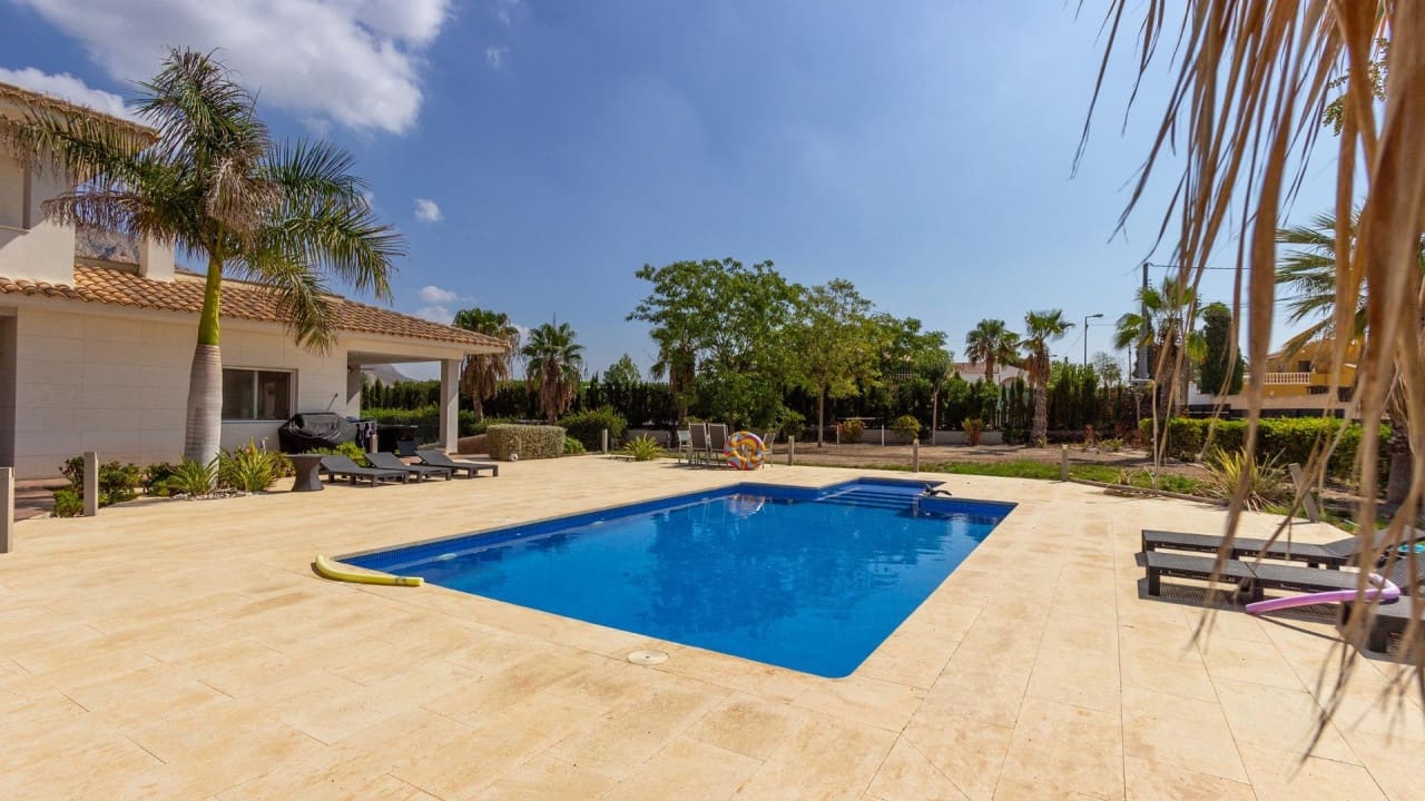 5 sovrum Villa till salu i Rebolledo med pool - 725 000 € (Ref: 9233574)