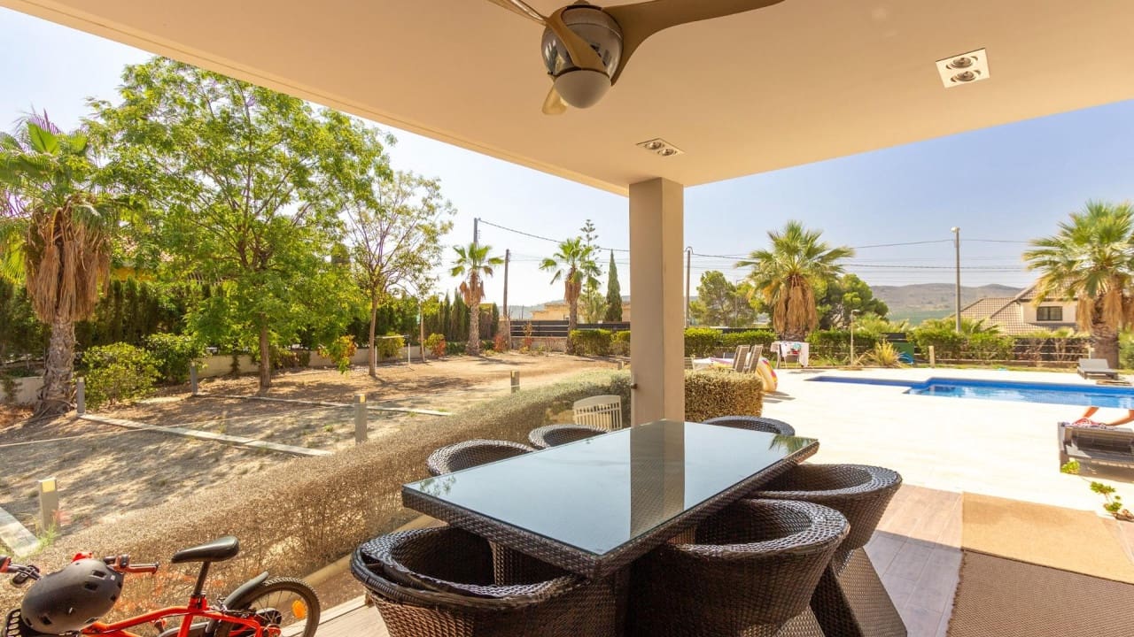 5 sovrum Villa till salu i Rebolledo med pool - 725 000 € (Ref: 9233574)