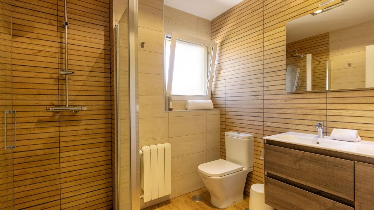 5 sovrum Villa till salu i Rebolledo med pool - 725 000 € (Ref: 9233574)