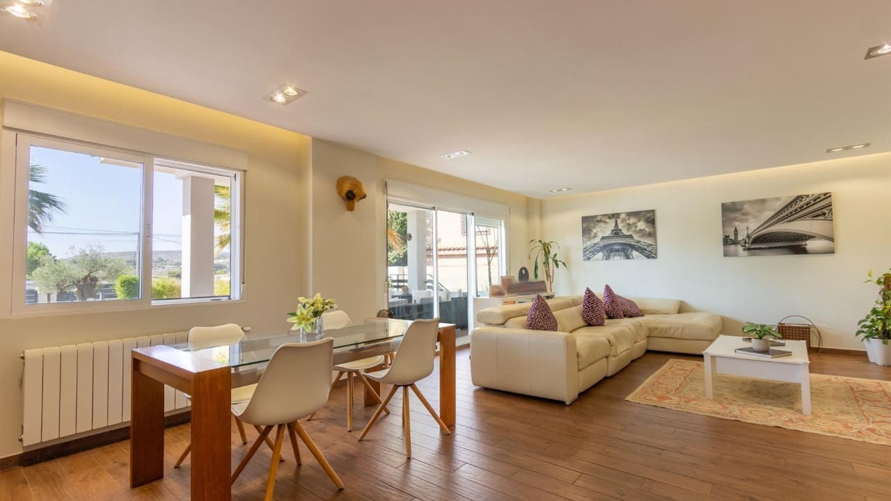 5 sovrum Villa till salu i Rebolledo med pool - 725 000 € (Ref: 9233574)