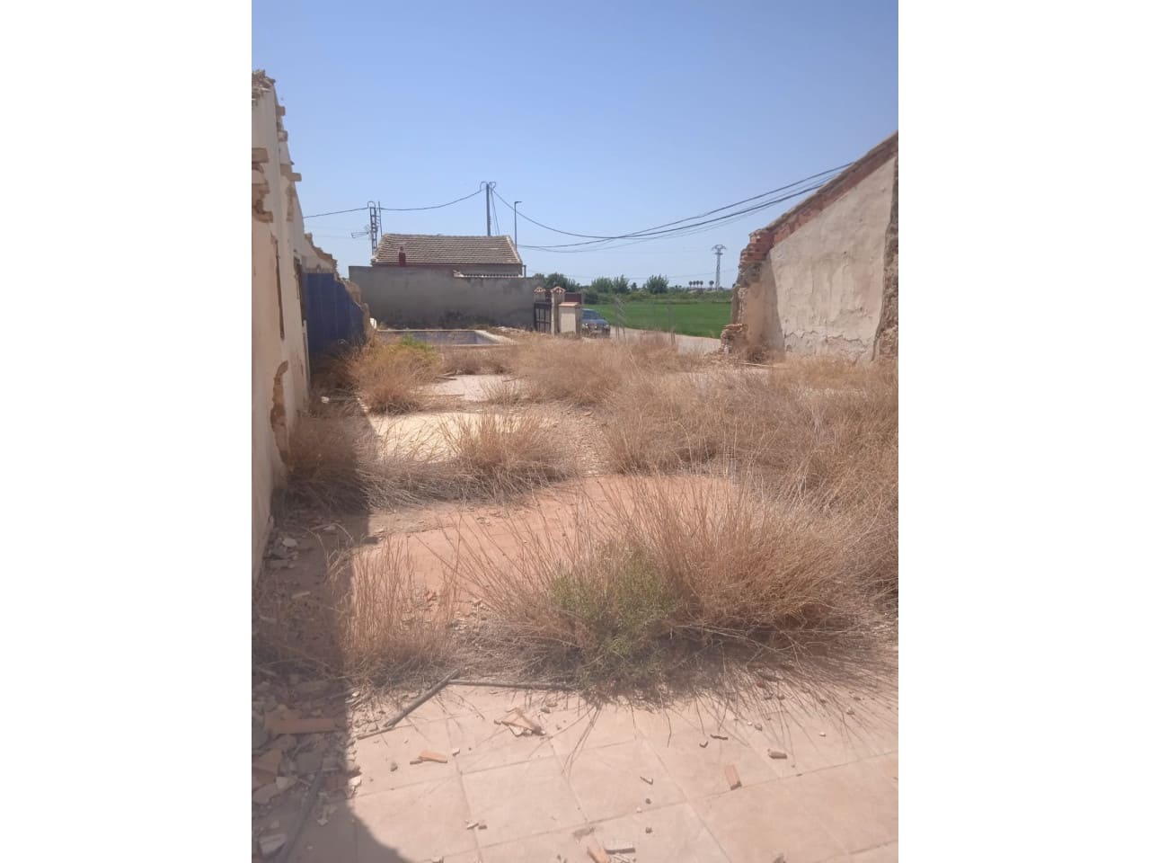 Grunde uden byggetilladelser til salg i Catral - € 99.000 (Ref: 9233578)