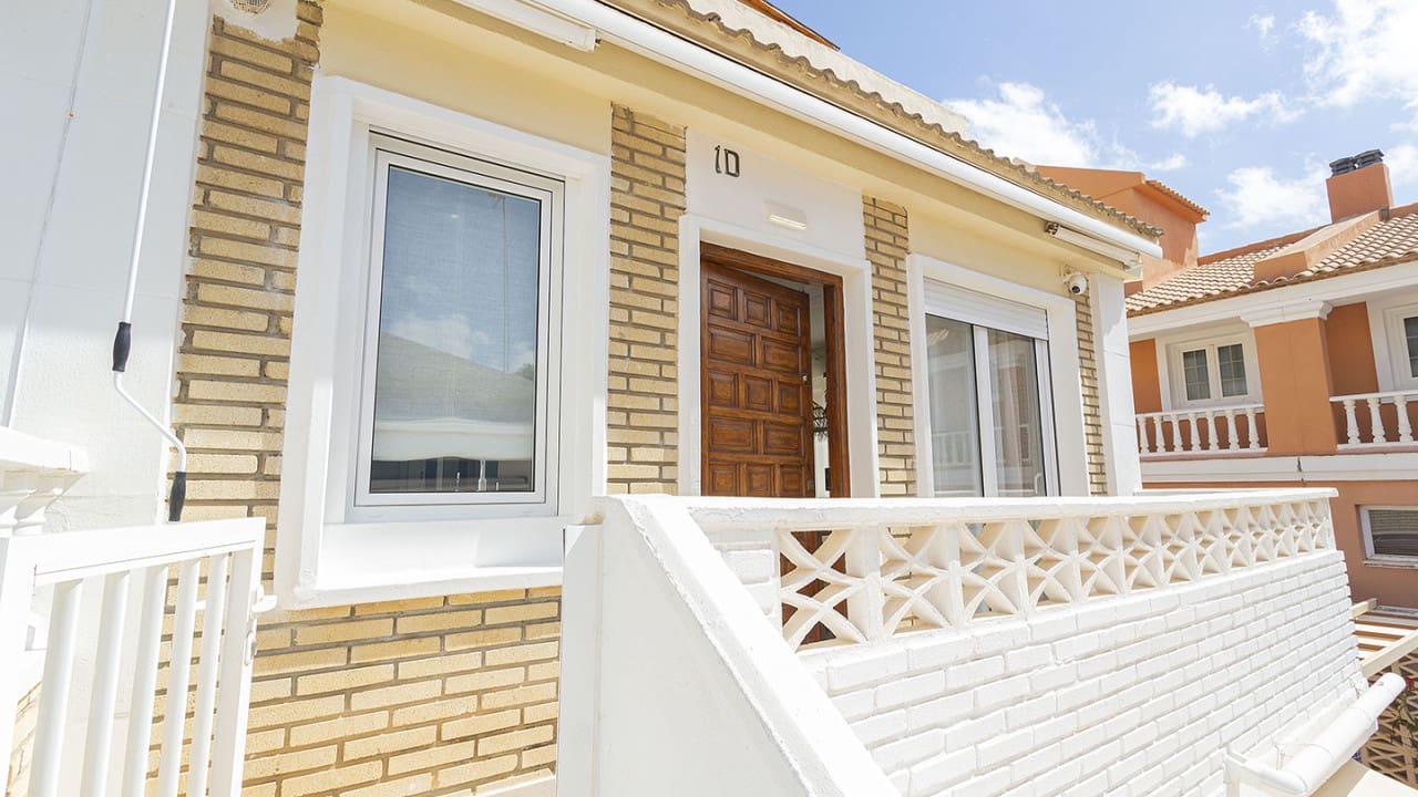 3 bedroom Villa for sale in La Mata - € 325,000 (Ref: 9233582)