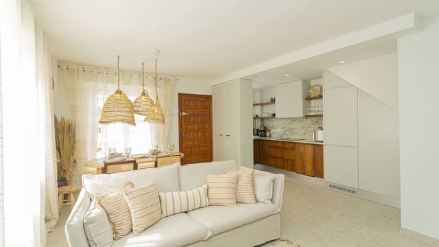 3 bedroom Villa for sale in Los Europeos, Torrevieja - € 325,000 (Ref: 9233582)