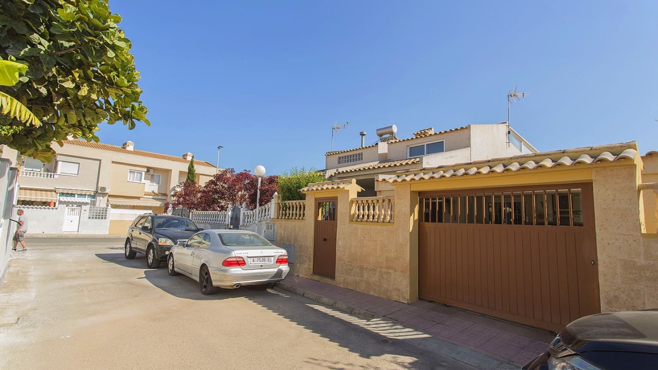3 sovrum Hus till salu i Aguas Nuevas med pool garage - 260 000 € (Ref: 9233596)