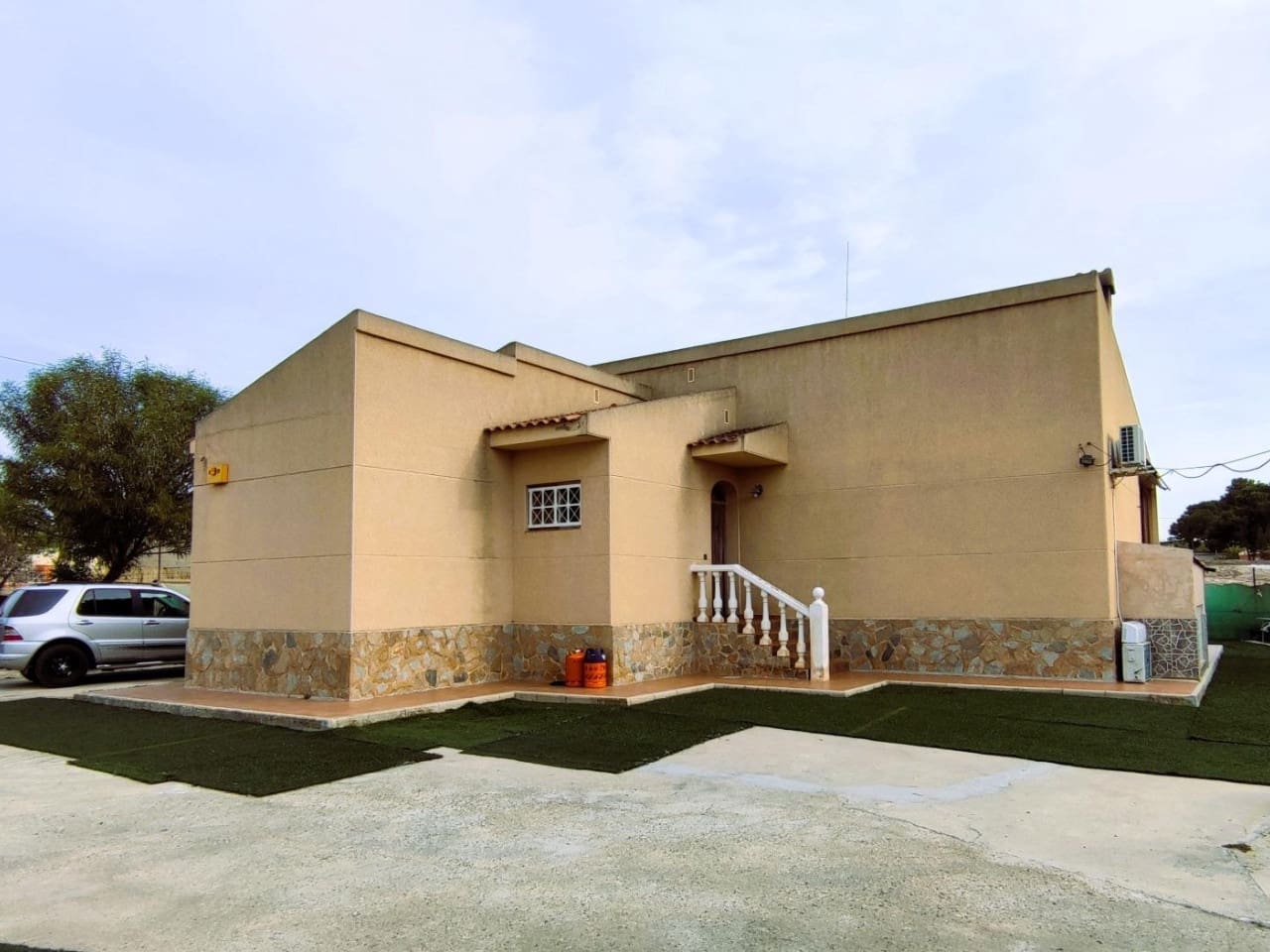 3 bedroom Finca/Country House for sale in Alicante / Alacant city - € 259,900 (Ref: 9233597)