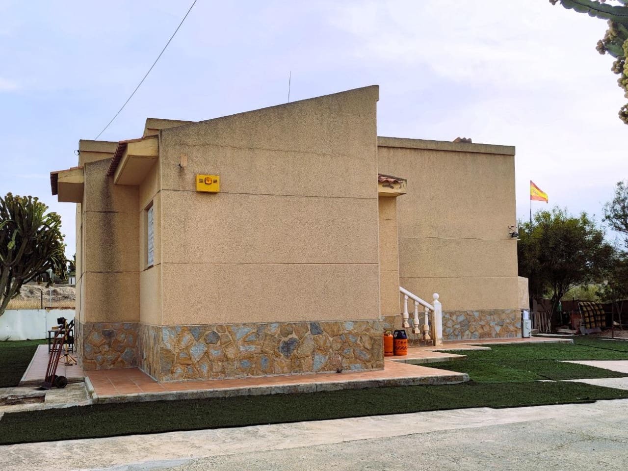 3 bedroom Finca/Country House for sale in Alicante / Alacant city - € 259,900 (Ref: 9233597)