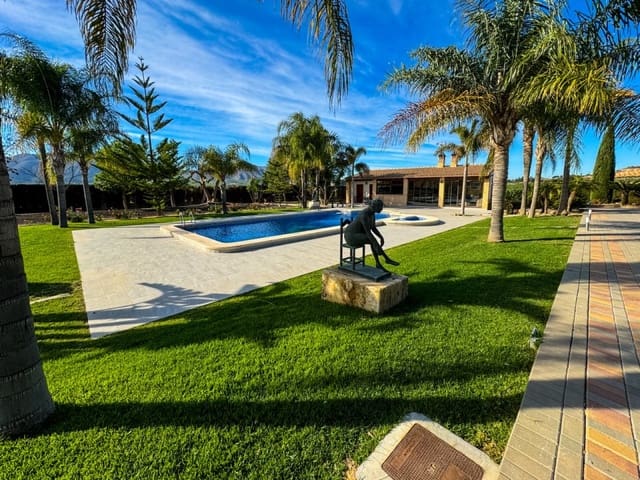 5 soveværelse Finca/Landehus til salg i Orihuela med swimmingpool garage - € 850.000 (Ref: 9233603)