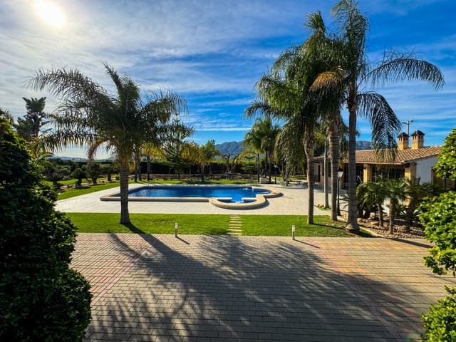 5 soveværelse Finca/Landehus til salg i Orihuela med swimmingpool garage - € 850.000 (Ref: 9233603)