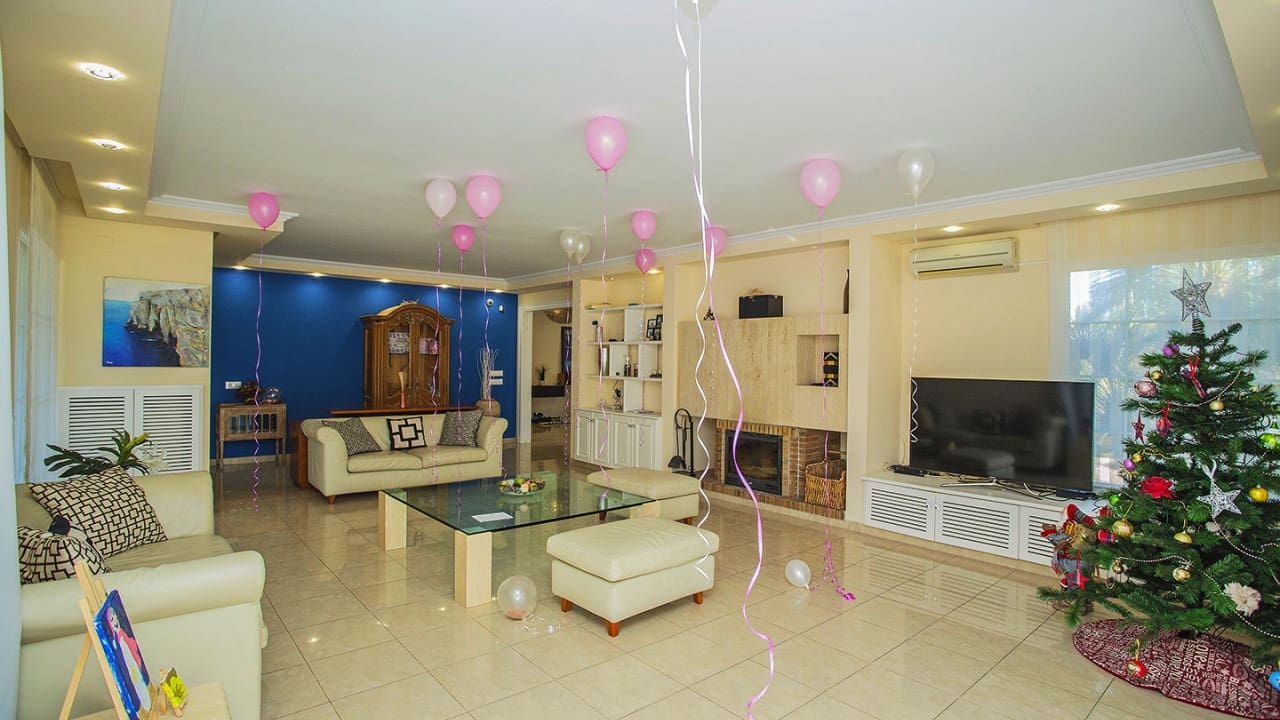 7 soverom Villa til salgs i Benidorm med svømmebasseng - € 1 595 000 (Ref: 9233613)