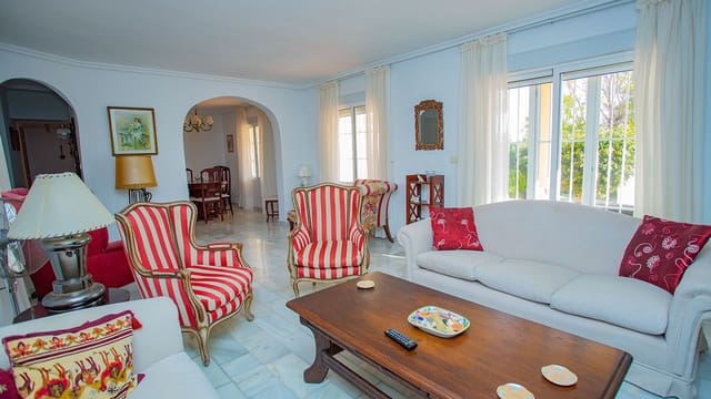 4 bedroom Villa for sale in Cañada del Molino, Torrevieja with pool garage - € 869,000 (Ref: 9233618)