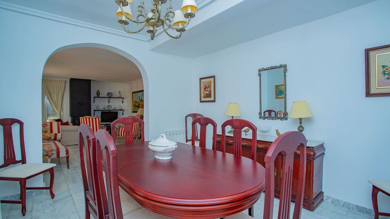 4 slaapkamer Villa te koop in Torrevieja met zwembad garage - € 869.000 (Ref: 9233618)