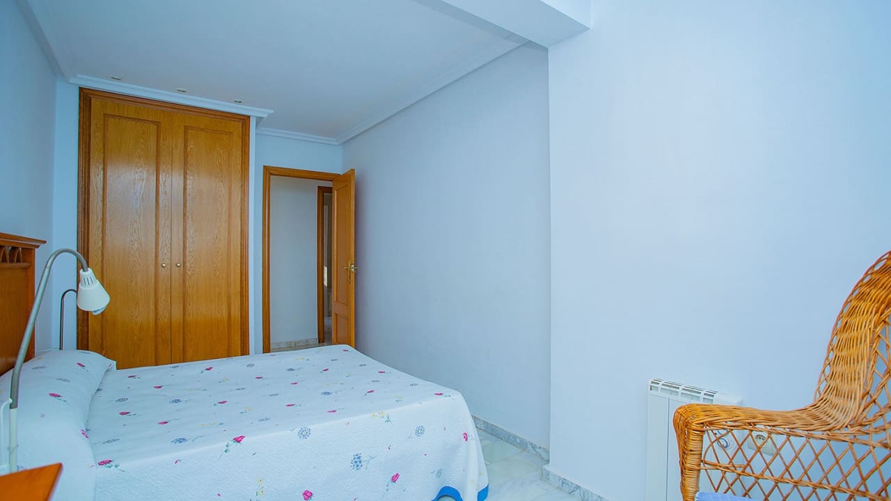 4 slaapkamer Villa te koop in Torrevieja met zwembad garage - € 869.000 (Ref: 9233618)