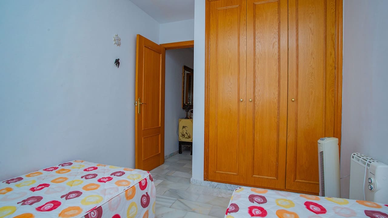 4 slaapkamer Villa te koop in Torrevieja met zwembad garage - € 869.000 (Ref: 9233618)