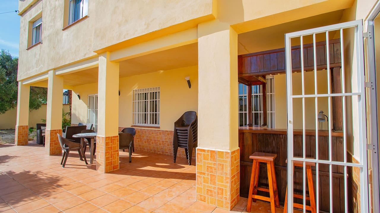 4 slaapkamer Villa te koop in Torrevieja met zwembad garage - € 869.000 (Ref: 9233618)