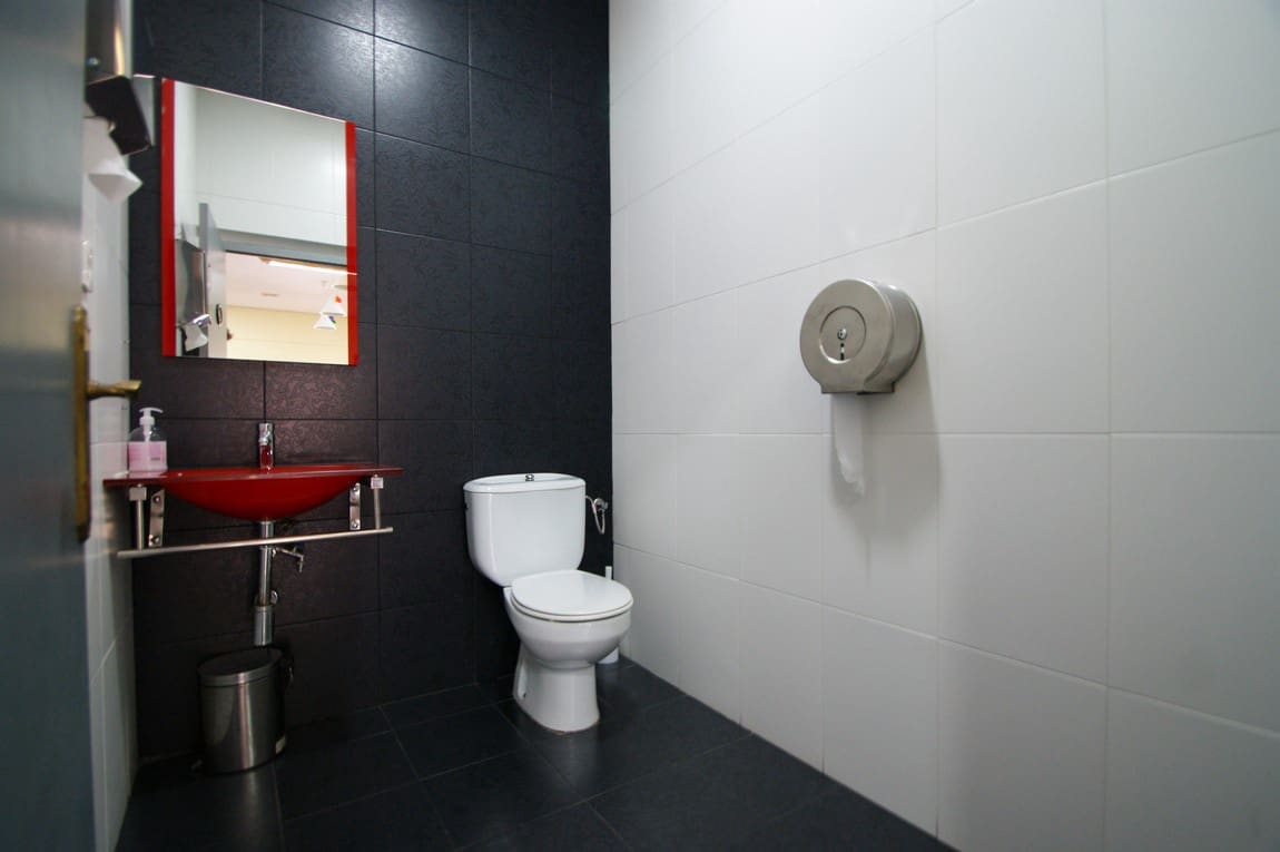 1 makuuhuone Kaupallinen myytävänä paikassa Torrevieja - 127 500 € (Ref: 9233626)