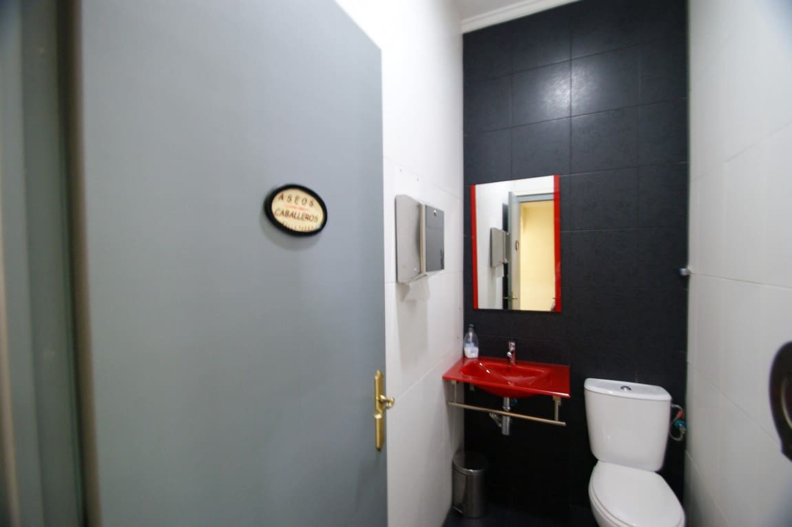 1 makuuhuone Kaupallinen myytävänä paikassa Torrevieja - 127 500 € (Ref: 9233626)