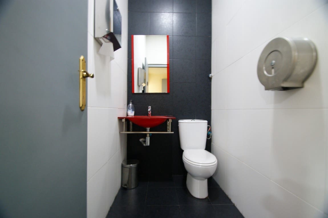 1 makuuhuone Kaupallinen myytävänä paikassa Torrevieja - 127 500 € (Ref: 9233626)