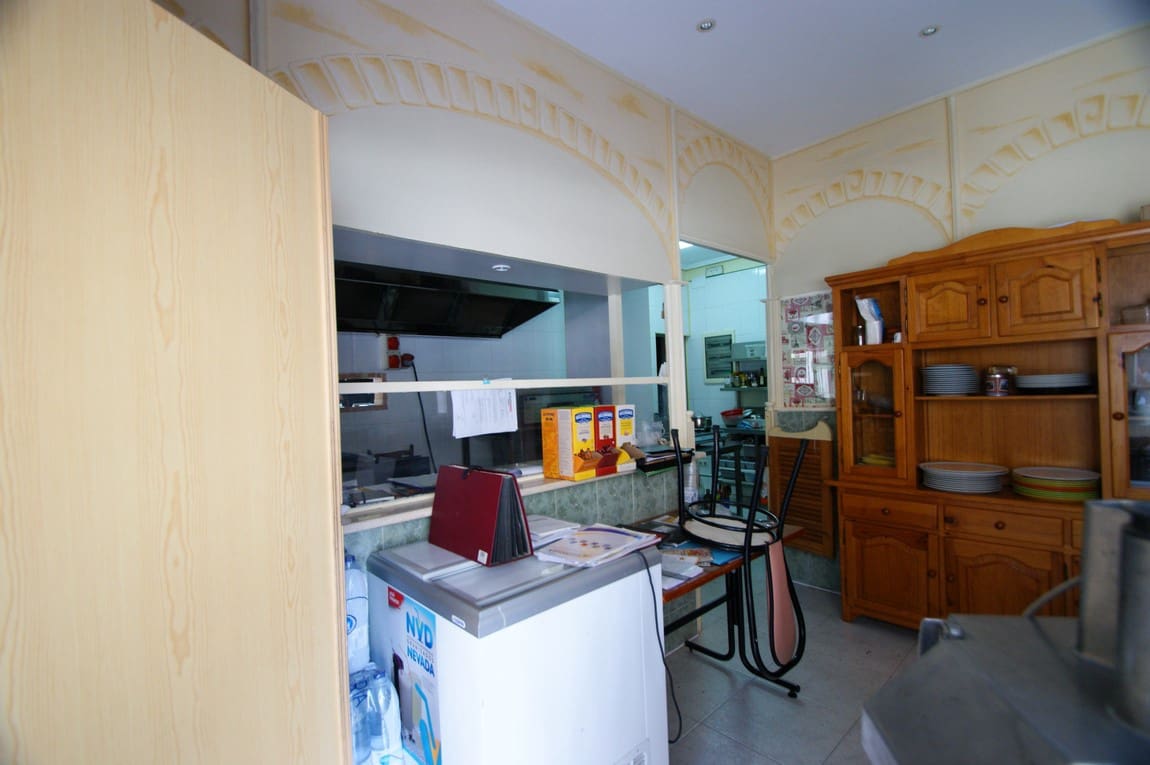 1 makuuhuone Kaupallinen myytävänä paikassa Torrevieja - 127 500 € (Ref: 9233626)