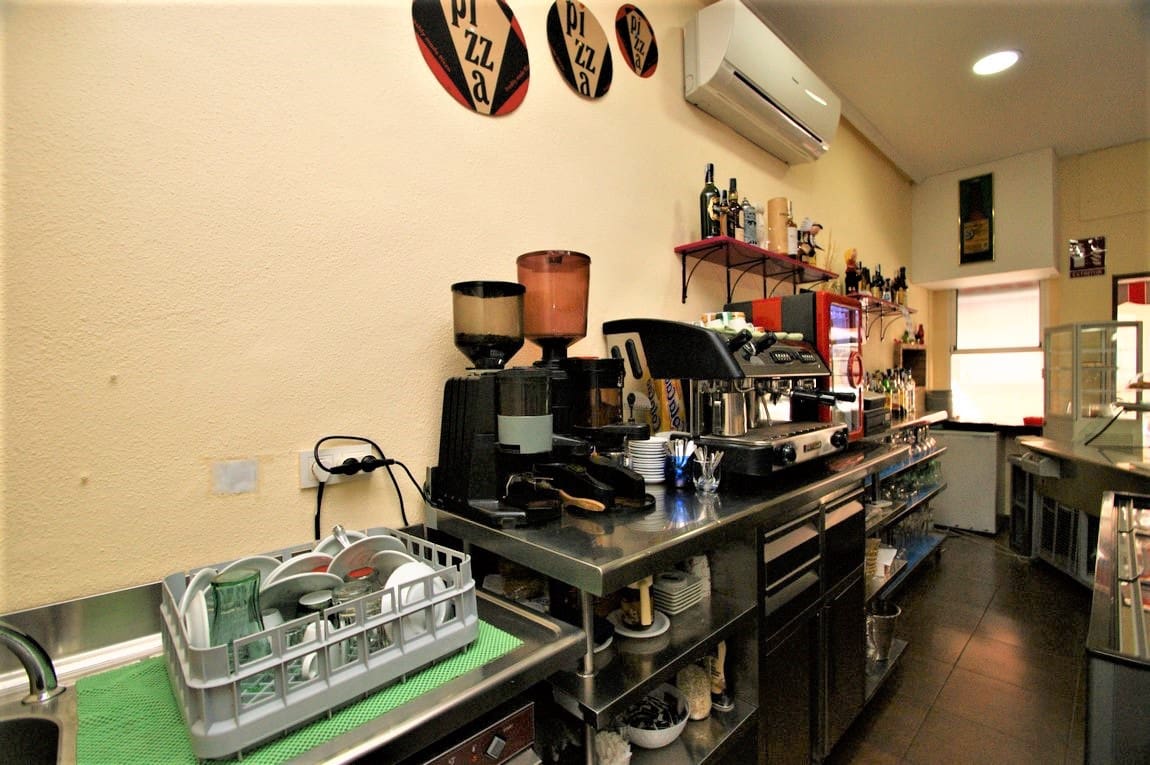 1 makuuhuone Kaupallinen myytävänä paikassa Torrevieja - 127 500 € (Ref: 9233626)