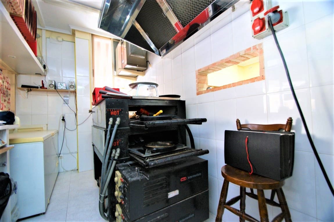 1 makuuhuone Kaupallinen myytävänä paikassa Torrevieja - 127 500 € (Ref: 9233626)