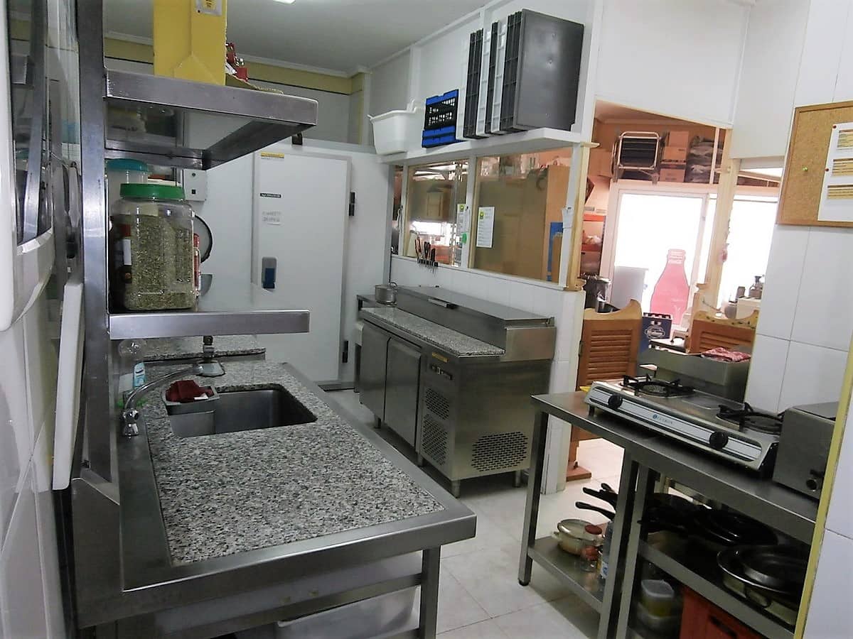 1 makuuhuone Kaupallinen myytävänä paikassa Torrevieja - 127 500 € (Ref: 9233626)