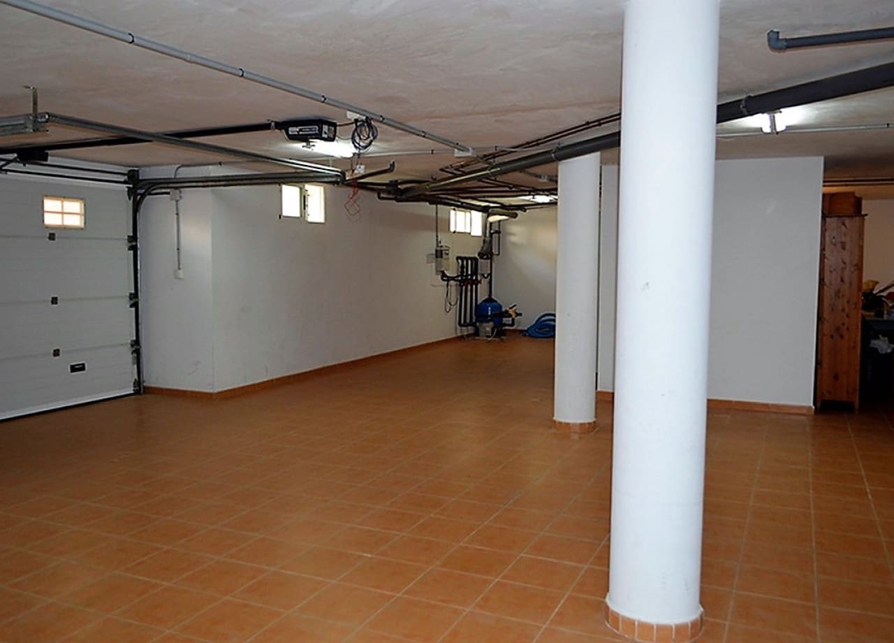 4 slaapkamer Villa te koop in Campoamor met zwembad garage - € 699.000 (Ref: 9233627)