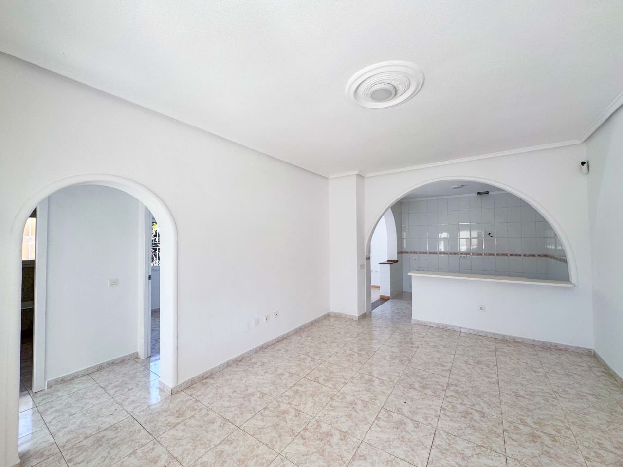 4 Zimmer Villa zu verkaufen in Ciudad Quesada mit Pool Garage - 439.000 € (Ref: 9238827)