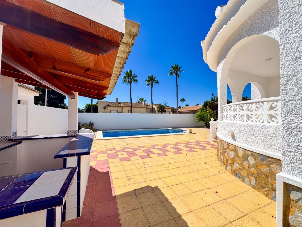 4 Zimmer Villa zu verkaufen in Ciudad Quesada mit Pool Garage - 439.000 € (Ref: 9238827)