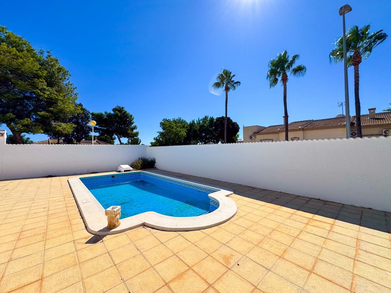4 Zimmer Villa zu verkaufen in Ciudad Quesada mit Pool Garage - 439.000 € (Ref: 9238827)